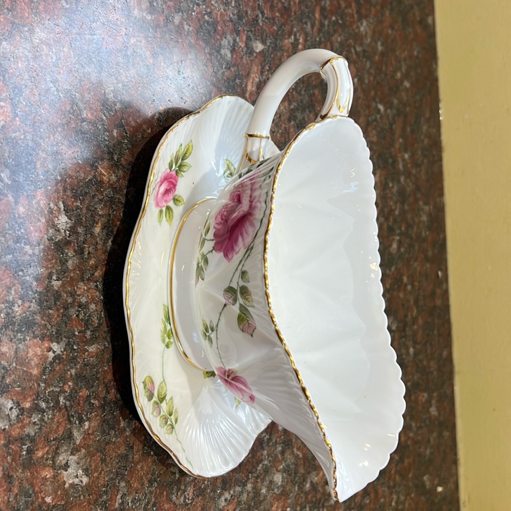 Rambler Rose gravy boat and base.